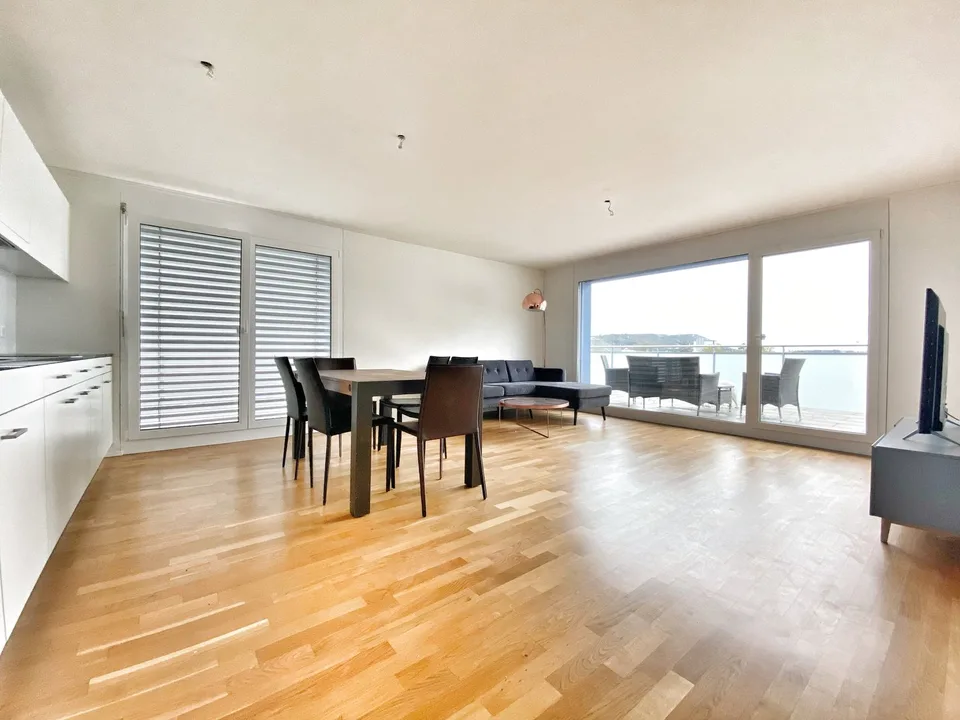 Moderne, helle 3.5-Zimmer-Wohnung mit Terrasse