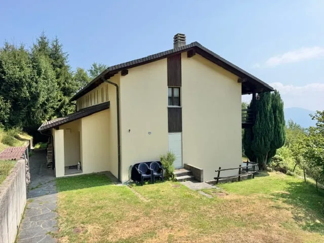 Verkauf in Cardada - Gemütliches 4.5-Zimmer-Haus, um dem täglichen Stress zu entfliehen