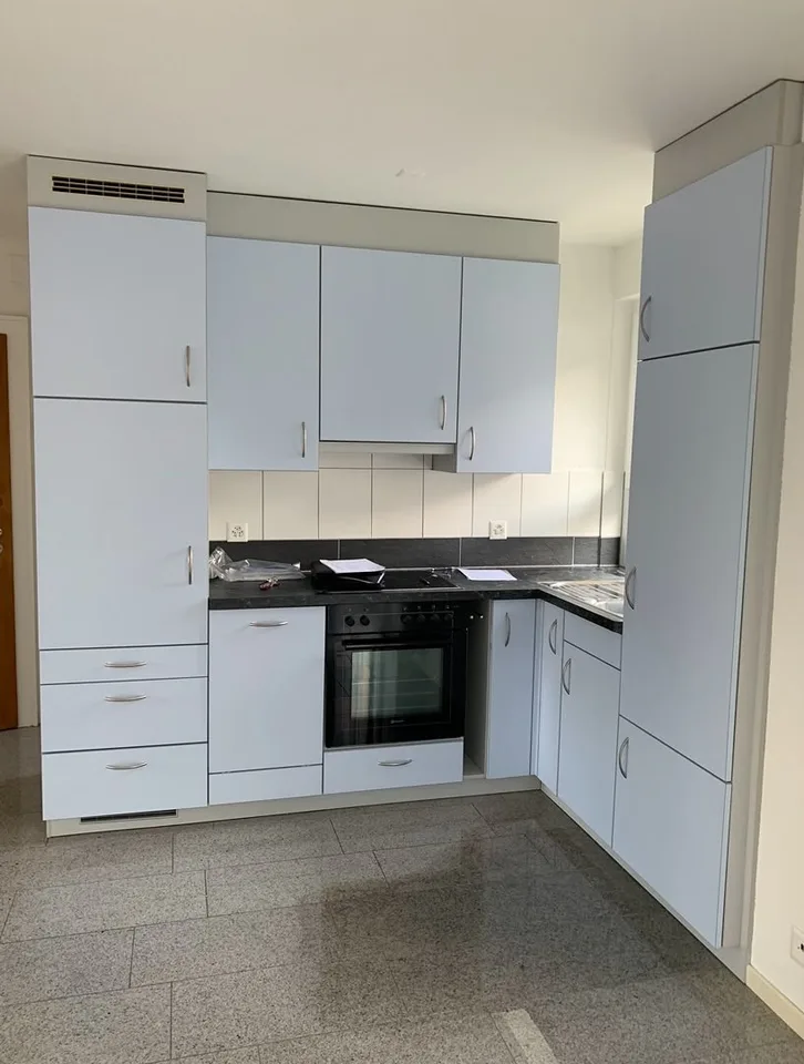 Bello appartamento di 3 camere con balcone