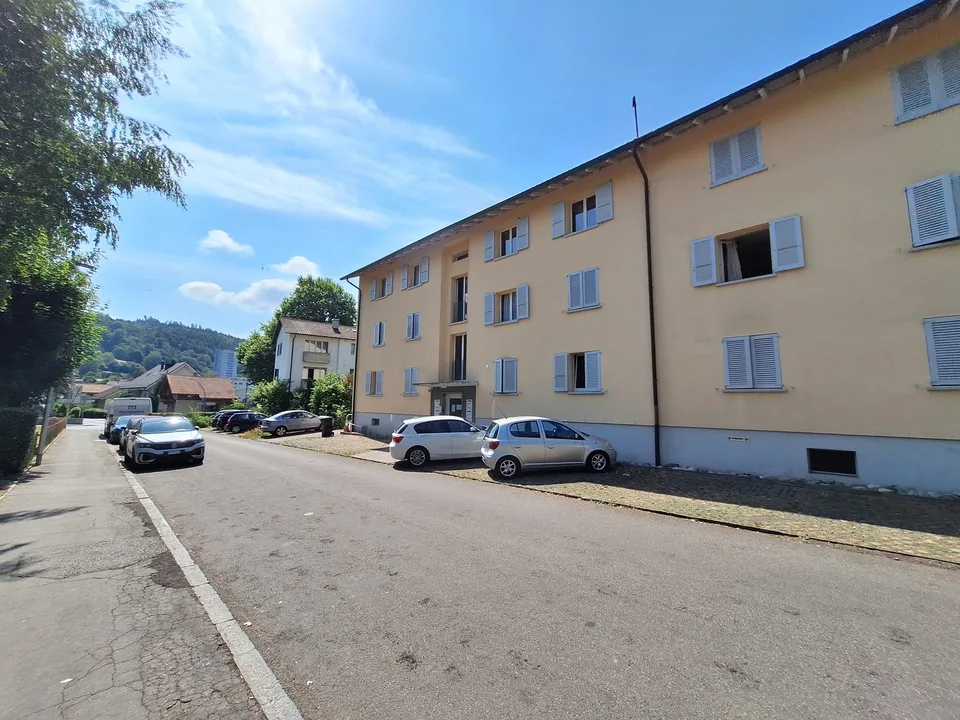 Bello appartamento di 3 camere con balcone