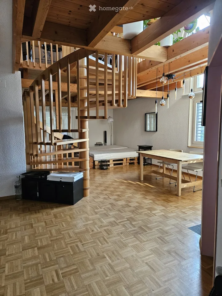 Tolle, speziell Dachwohnung im Herzen von Neftenbach! Ab 01.10.2026