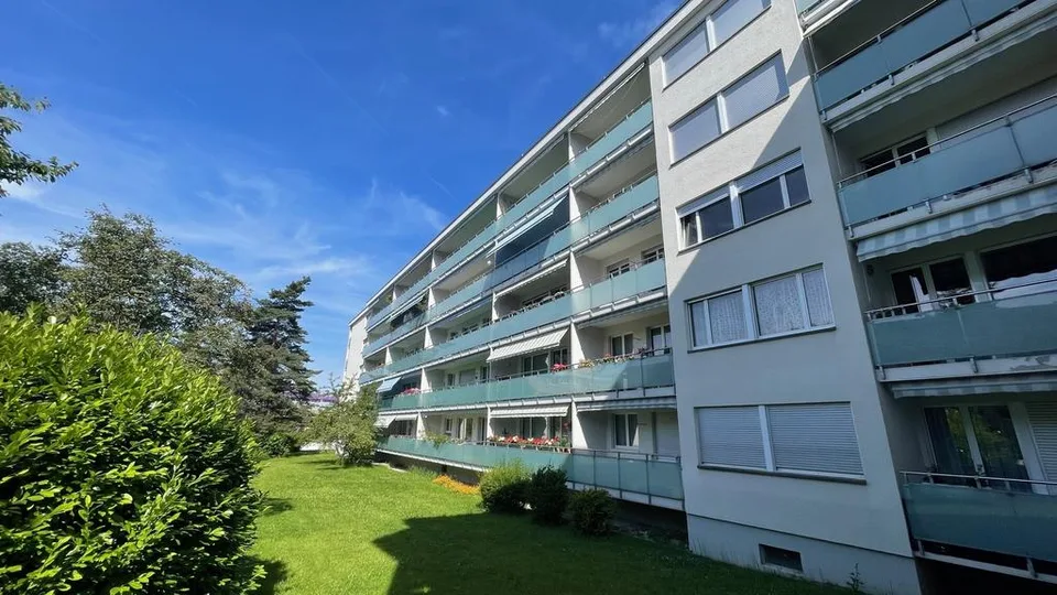 Charmante renovierte 4 Zimmerwohnung im Grünen