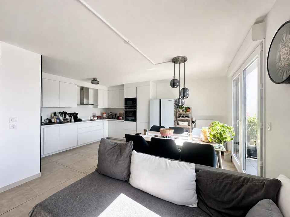 Grand appartement familial ? Cessy, proche frontière
