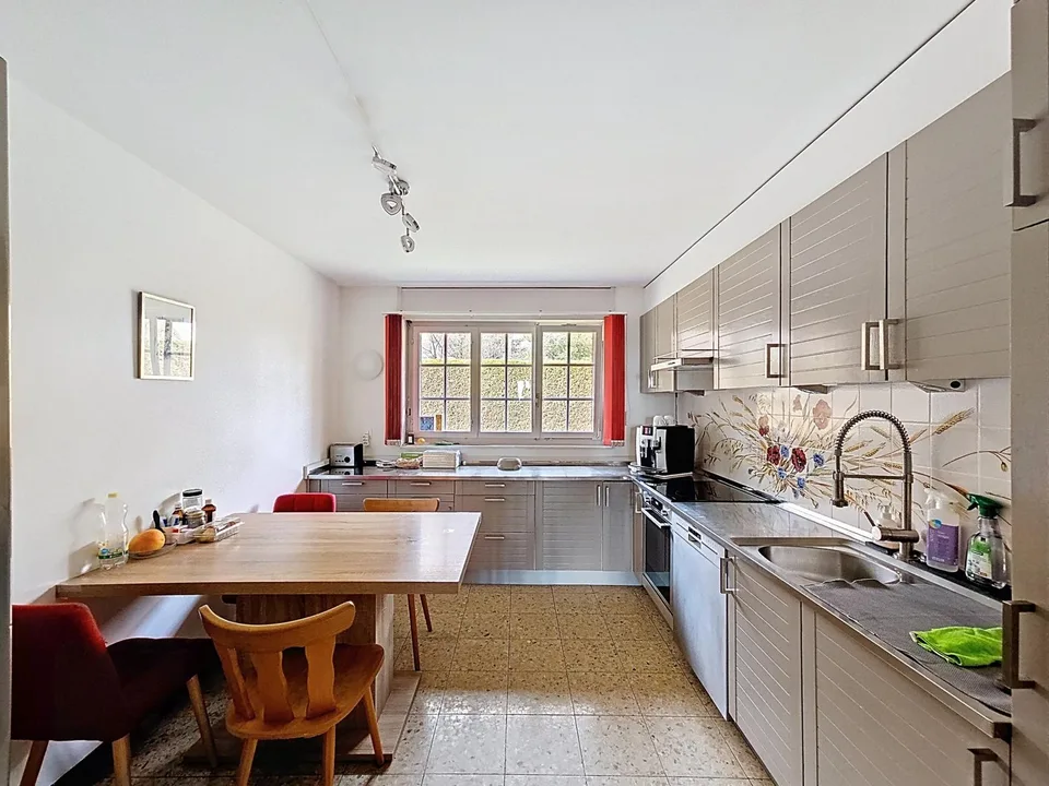 Una proprietà in una posizione tranquilla con vista sulle Alpi