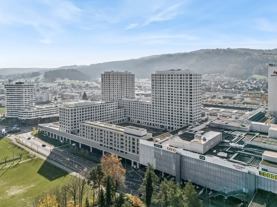 Über den Dächern des Limmattals – Exklusive 2.5 Zimmer-Wohnung mit Loggia und Panoramaaussicht