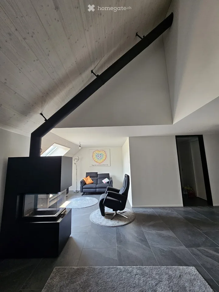 Appartamento in mansarda nuovo a Itzikon (vicino a Grüningen)