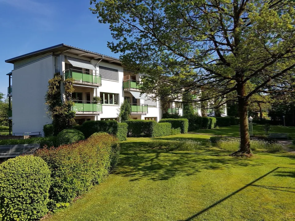 Wohnen im Park / einzigartige Wohnlage / 2 1/2 - Wohnung