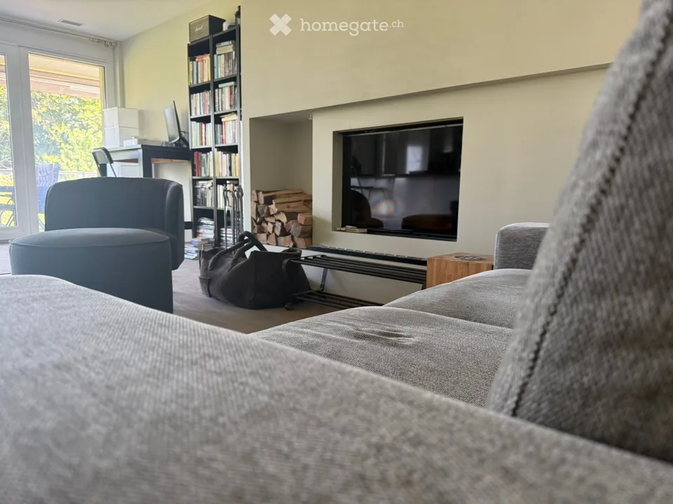 Spacious 4-Room Apartment for Rent in Mies