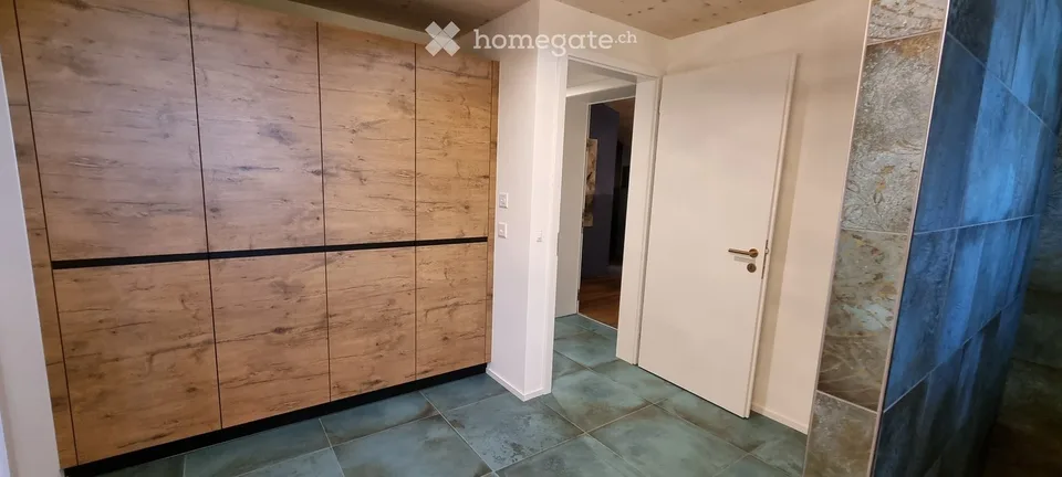 Appartement maisonnette moderne 3.5 pièces dans un environnement unique avec un petit revenu complémentaire