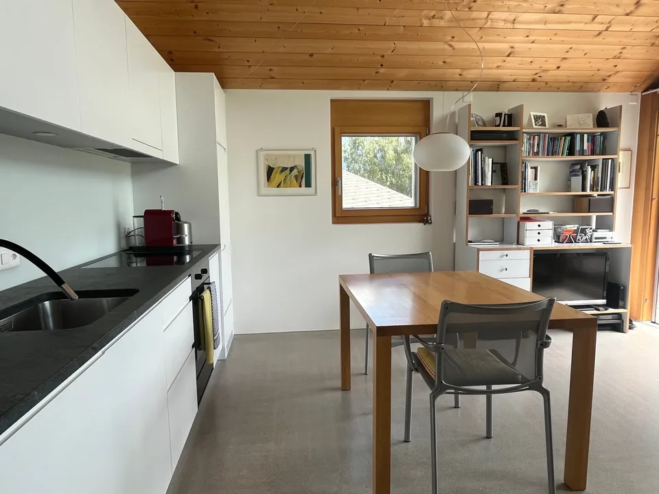 Moderne 2.5-Zimmer-Dachwohnung in Vella nahe Skilift (Val Lumnezia)