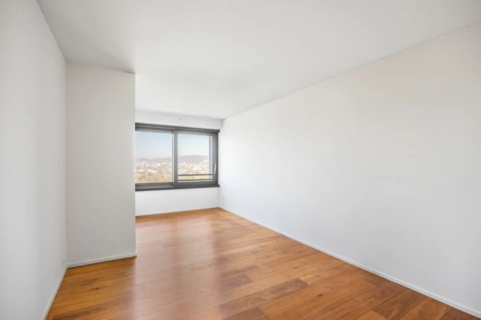 Appartamento panoramico esclusivo di 3,5 locali al 21° piano - vivere al massimo livello