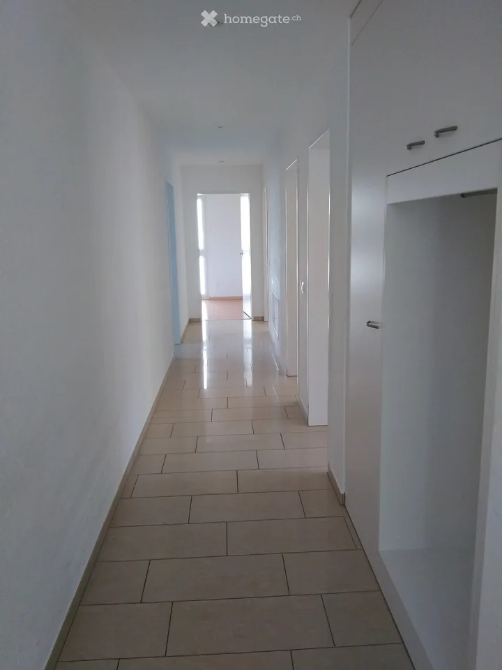 Appartement spacieux 5.5 pièces avec grand balcon
