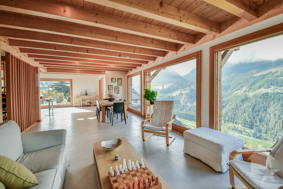 Splendide chalet de 275 m2 habitables au coeur de la nature