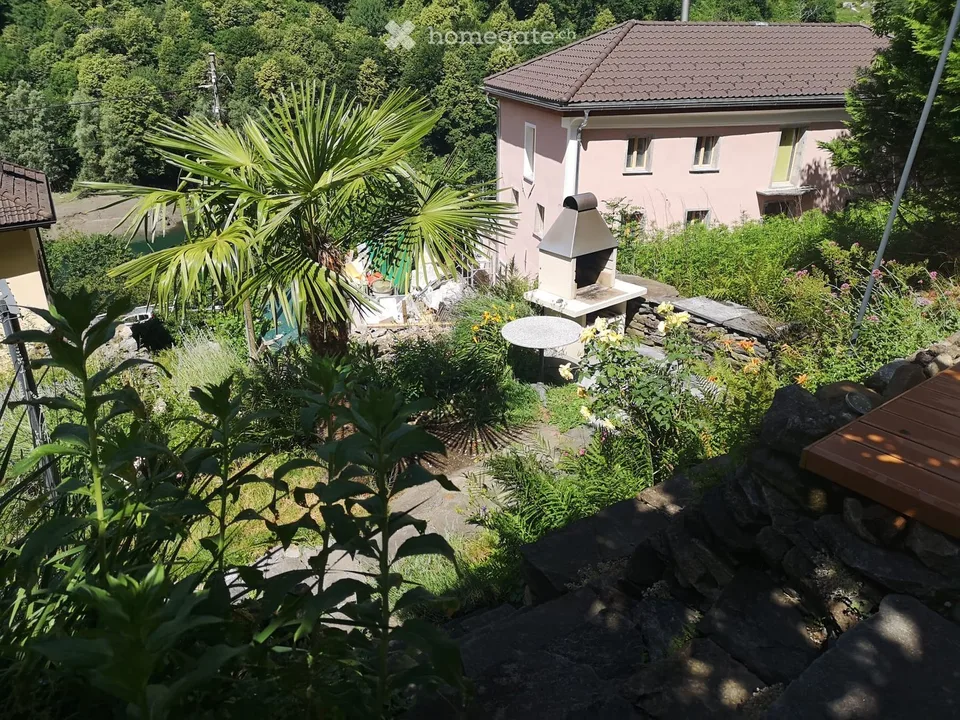 Incantevole casa unifamiliare di 4,5 locali con giardino a Buseno, Calancatal (quartiere di Molina)