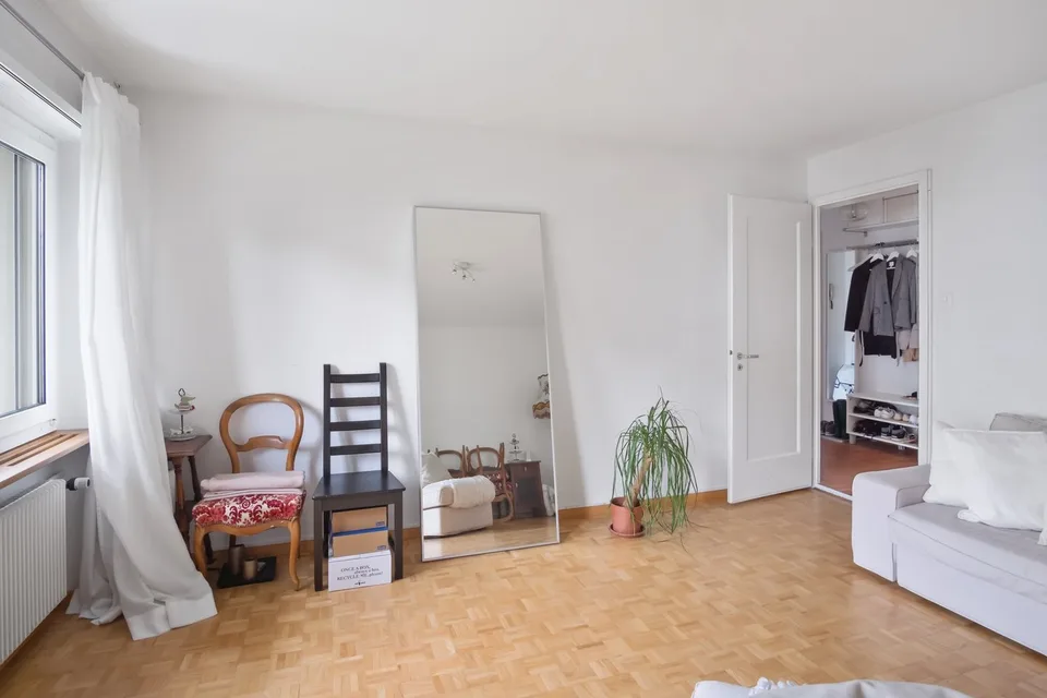 2 komplett renovierte 3-Zimmer-Wohnungen mit Gartensitzplatz an sehr ruhiger Lage