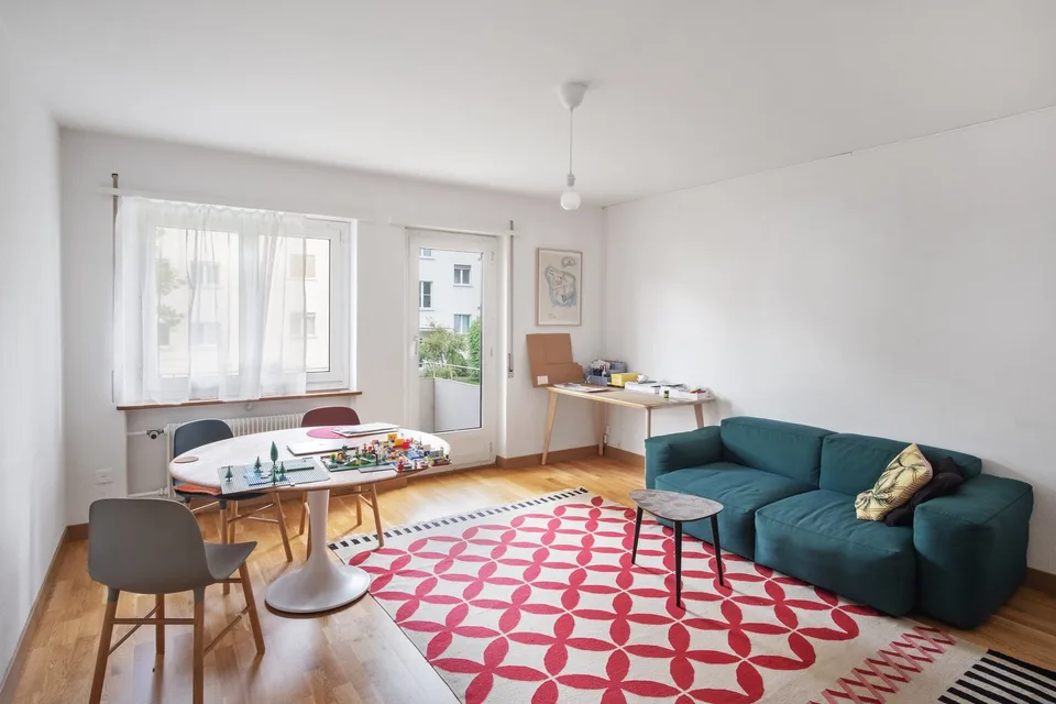 2 komplett renovierte 3-Zimmer-Wohnungen mit Gartensitzplatz an sehr ruhiger Lage