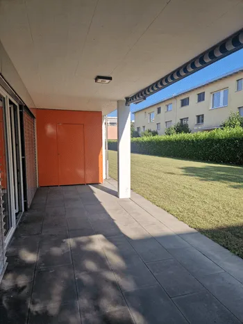 Helle 4.5-Zimmer-Wohnung mit Sitzplatz im EG