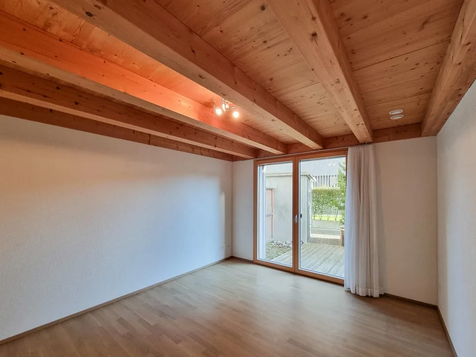 Appartamento da sogno al piano terra tranquillo nel centro del villaggio con grande terrazza