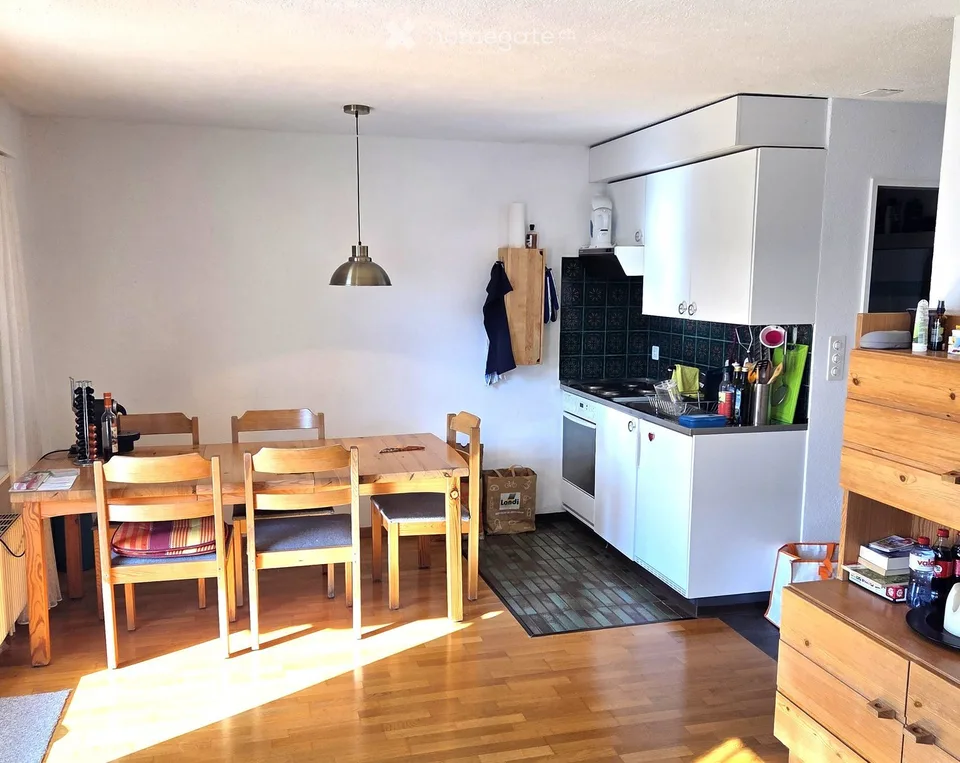 Incantevole appartamento di 2,5 locali con posto giardino, garage singolo e vista montagna a Wildhaus