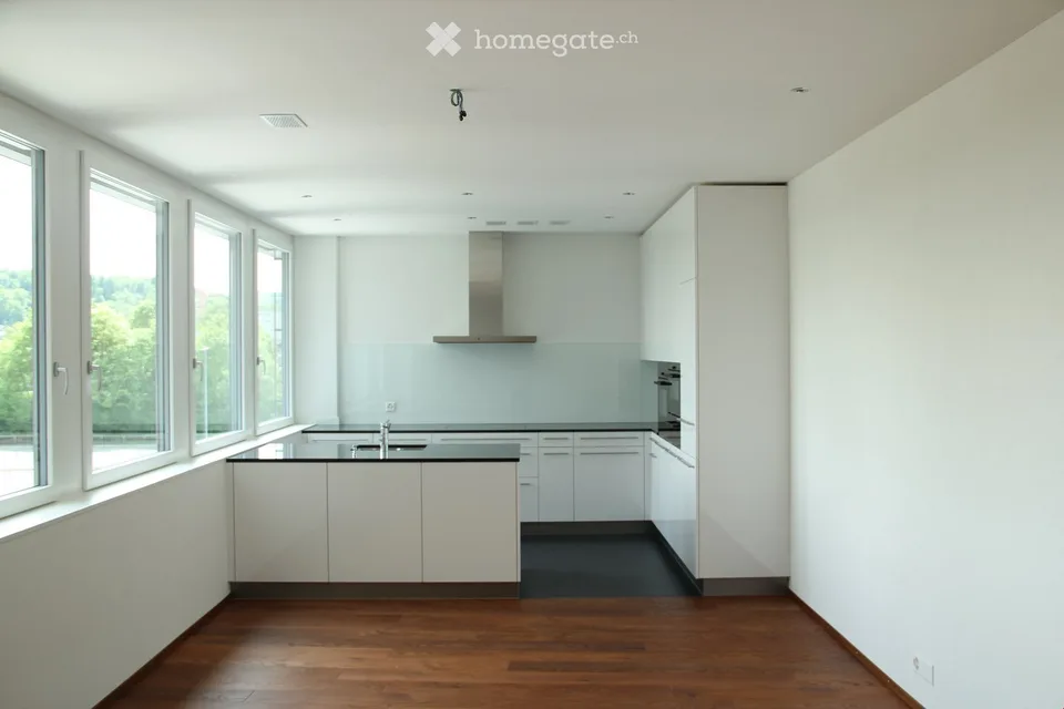 Grosszügige 4.5-Zimmer-Wohnung mit Balkon und schöner Aussicht in Sursee