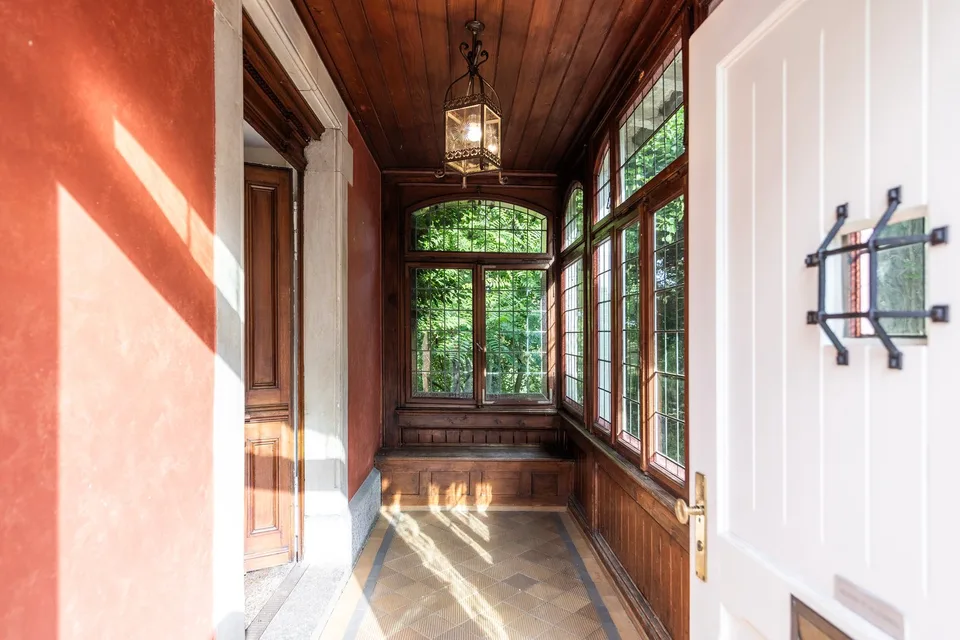 Historic 9-room city villa in the Dolder quarter