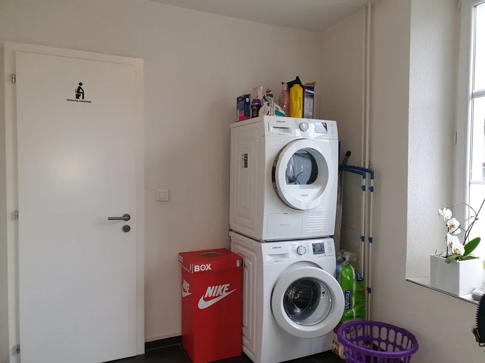 grosszügige 2.5-Zimmer-Wohnung 1. OG