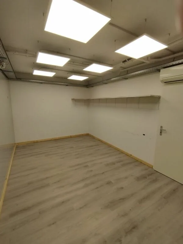 Gewerbe/Büro/Lager in Binningen