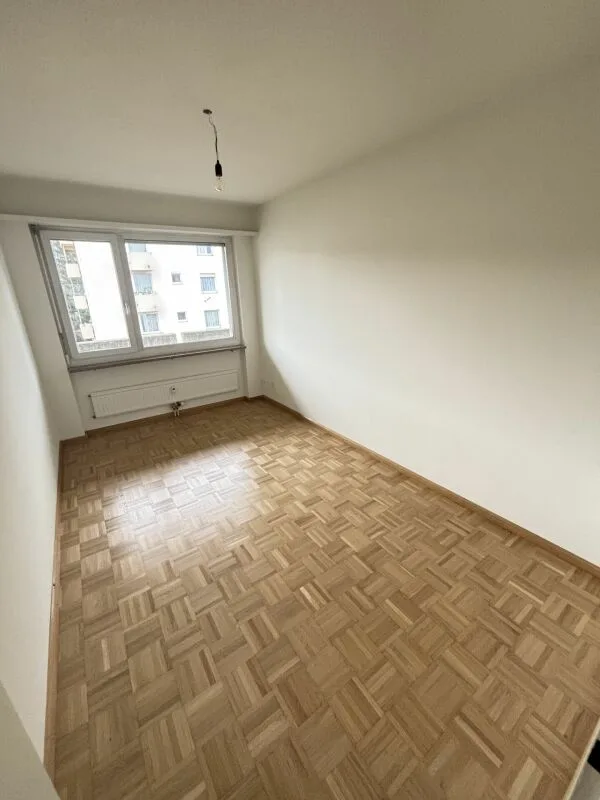 Grosszügige 4.5-Zimmerwohnung an zentraler Lage