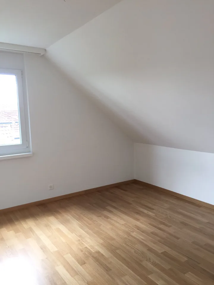 Sonnige 3.5-Zimmer-Wohnung mit Balkon in Obfelden