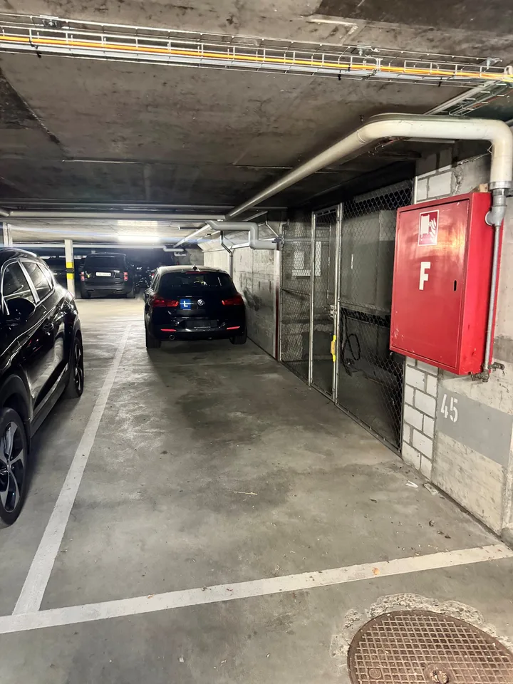 Einstellhallenplatz in Bolligen zu vermieten