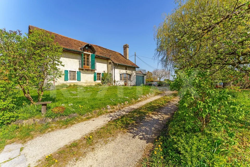 Idyllischer und beruhigender Rahmen für dieses Haus zur Renovierung – Foto 12 von 13
