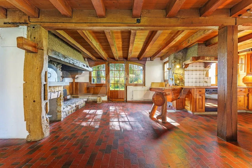 House of 1750: bucolic and peaceful setting, to be renovated