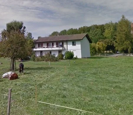 *Villa di 2 Appartamenti a Echichens*