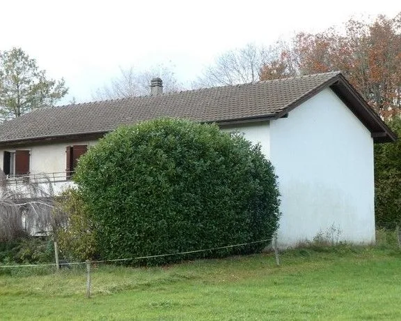 *Villa di 2 Appartamenti a Echichens*
