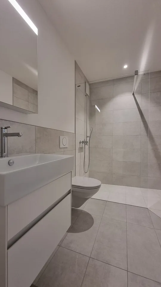 zu vermieten in Zollbrück 2 ½ Zi.-Wohnung im EG