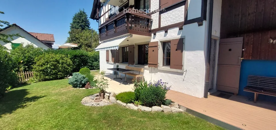 3 1/2-Zi.-Gartenwohnung (rückbaubar auf 4 1/2-Zi.) mit Doppelparkplatz im Unterstand