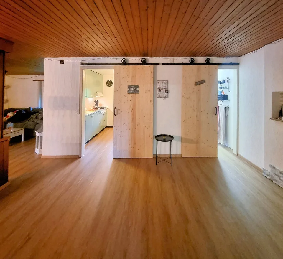 Affascinante appartamento 3.5 locali con ampio balcone a Rüschegg Gambach