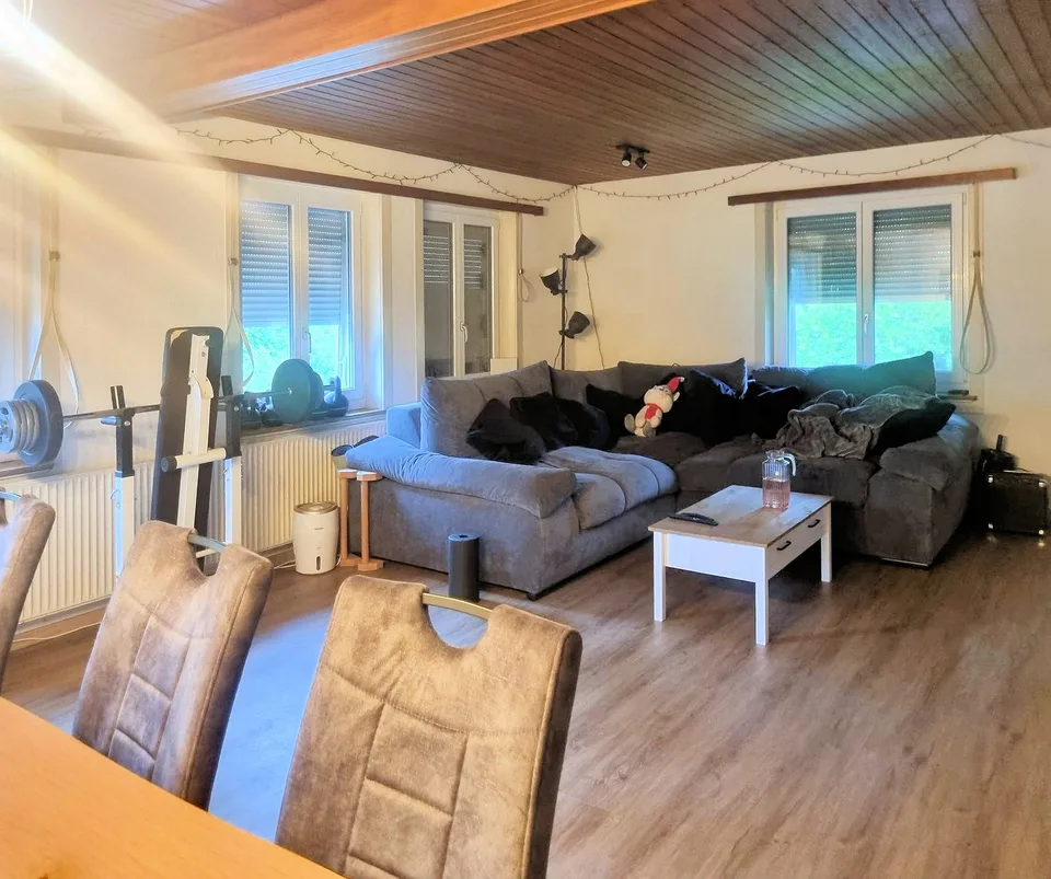 Charmante 3.5-Zimmer-Wohnung mit grossem Balkon in Rüschegg Gambach