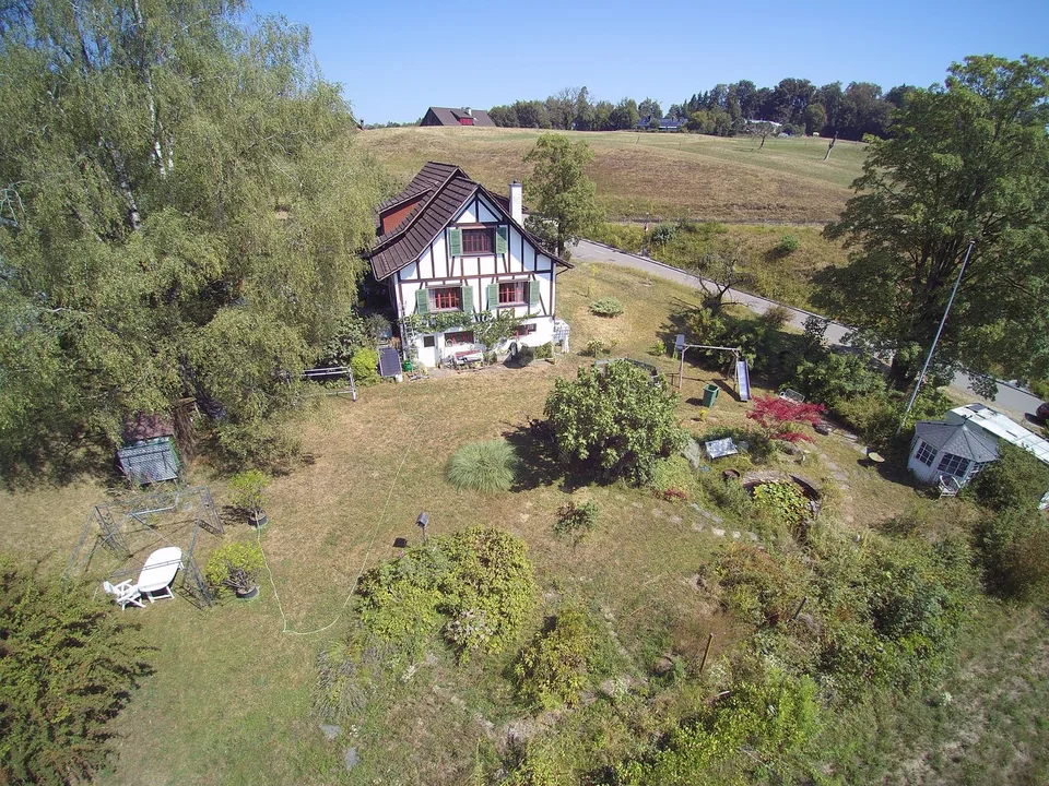 Unverbaubare Panoramasicht: Sonnige Baulandparzelle in Hombrechtikon