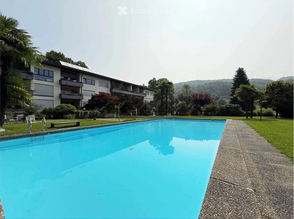 VENDESI  ESCLUSIVO 3.5 LOCALI CON PISCINA