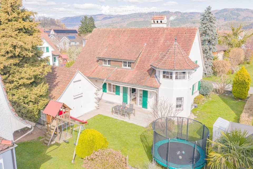 Modernes Zweifamilienhaus an ruhiger Lage in Wallbach