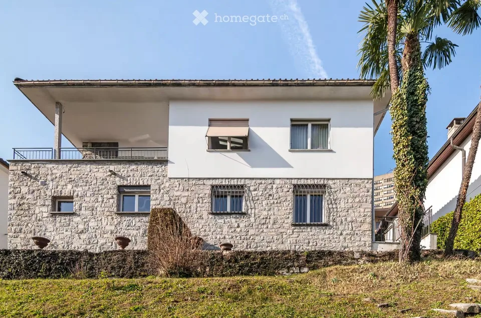 Villa in Lugano: 235 m², lake view, garden and terrace