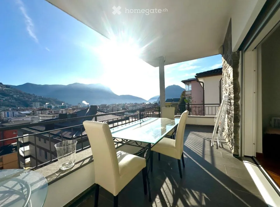 Villa a Lugano: 235 m², vista lago, giardino e terrazza