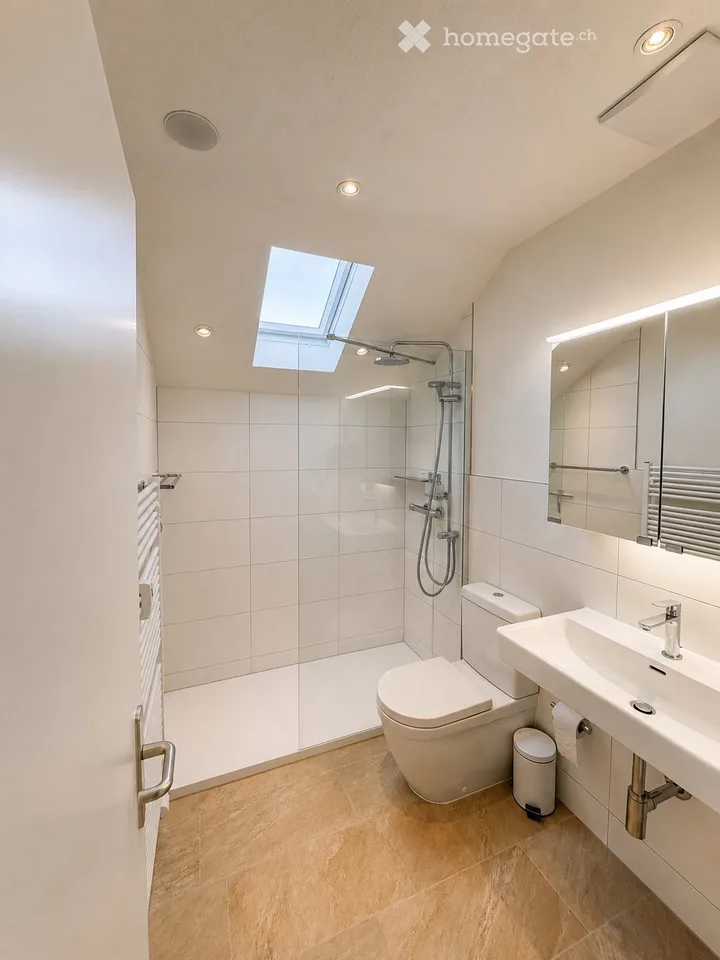 High-quality apartment including parking space