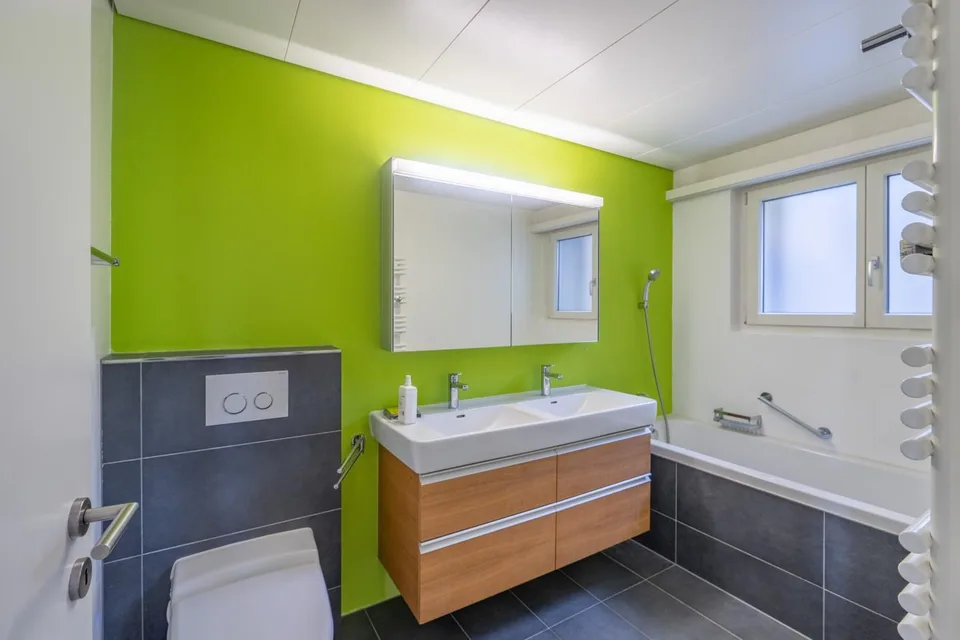 Spacious living area, private garden, fair price