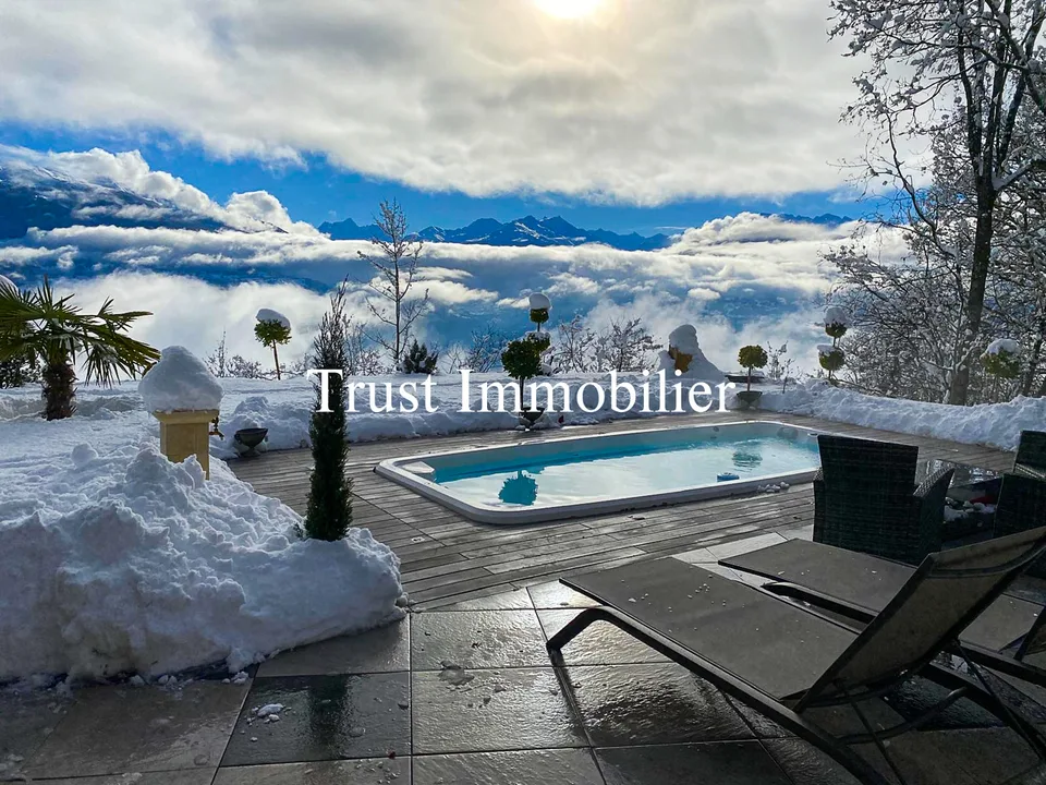 Vue panoramique et tranquillité garanties pour ce Chalet