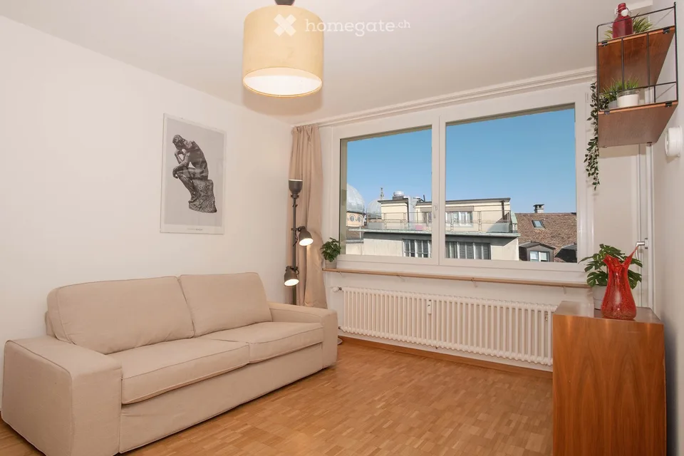 Helle 2.5-Zimmer-Wohnung mit Balkon und schöner Aussicht in Basel