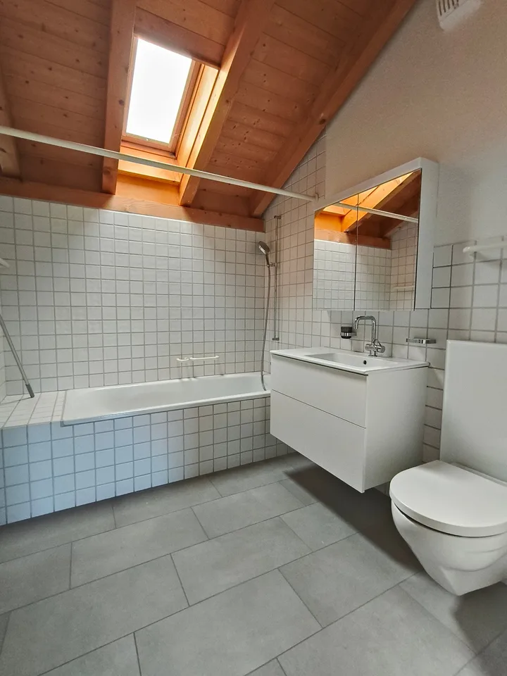 Einmalige Gelegenheit - Geräumige 7.5-Zimmer-Attikawohnung mit Panoramablick in Spiez – Foto 14 von 30