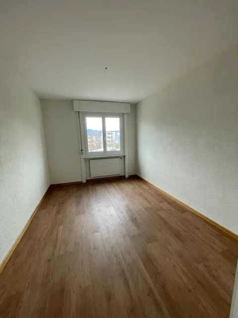 Appartement 2 pièces rénové avec balcon à Cortaillod
