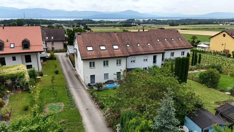 Duplex-Wohnung mit Blick auf den See und die Alpen – Foto 10 von 11